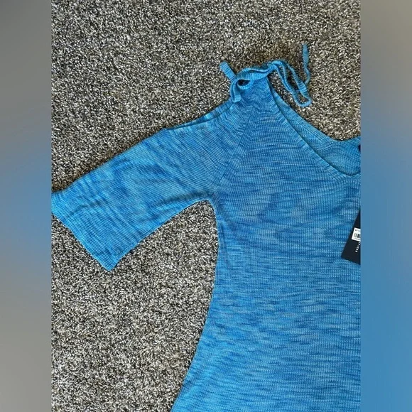 5/$25 Tommy Hilfiger lightweight cold shoulder summer sweater XL - Picture 4 of 14